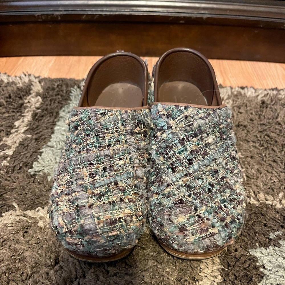 Sanita Clog size 36!!! Great Fall pair!